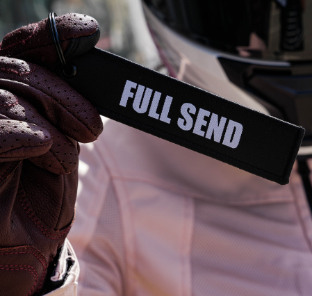 Brelocuri - Breloc textil VYROS Full Send