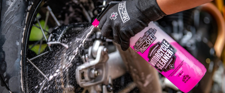 Kit Curatare si Ingrijire Motocicleta MUC-OFF Essentials [6]