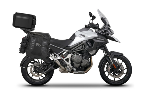 Piese moto - Set complet de genti laterale adventure SHAD TERRA TR40 si topcase din aluminiu SHAD TERRA TR55 PURE BLACK, incluzand kitul de montaj SHAD TRIUMPH TIGER 1200 GT/RALLY