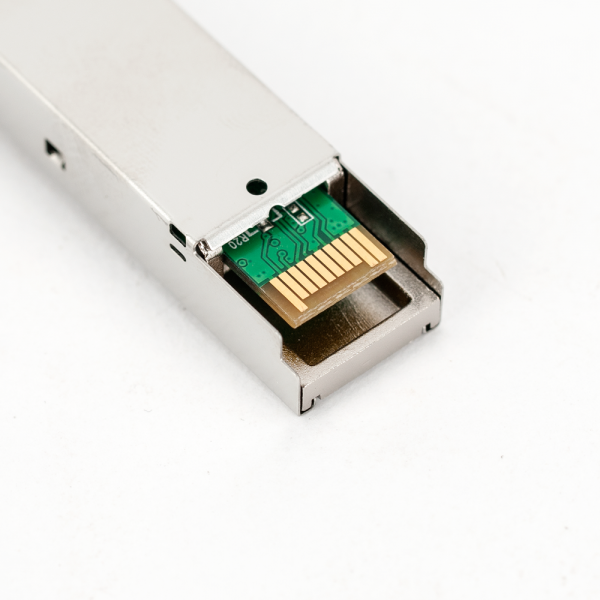 UOF2202BS-20KM * Modul SFP standard, dual-ﬁber, 1.25Gbps, 20km [3]
