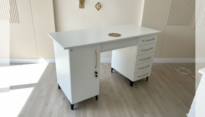 Masa profesionala de manichiura Marie, cu sistem de aspirare incorporat, 135cm, 105W putere, debit max 1100 mc/h [1]