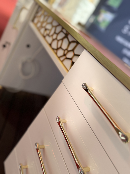 Masa profesionala de manichiura ROYAL TOUCH, 135cm, 105W putere, sistem de aspirare inclus, 1100 mc/h [4]