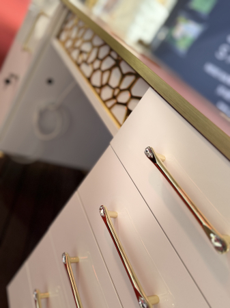 Masa profesionala de manichiura ROYAL TOUCH, 135cm, 105W putere, sistem de aspirare inclus, 1100 mc/h [3]