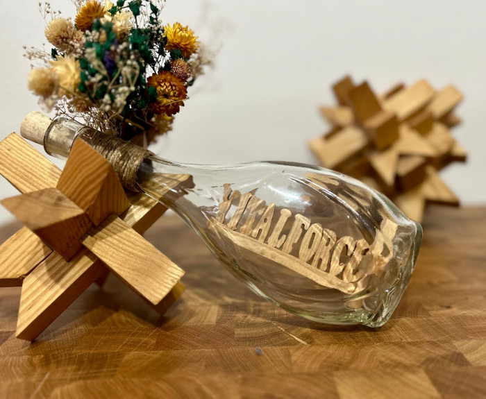 Sticlă Personalizată cu Nume – Artizanală cu Lemn în Interior, Cadou pentru El sau Ea  | Atelier 49 [8]