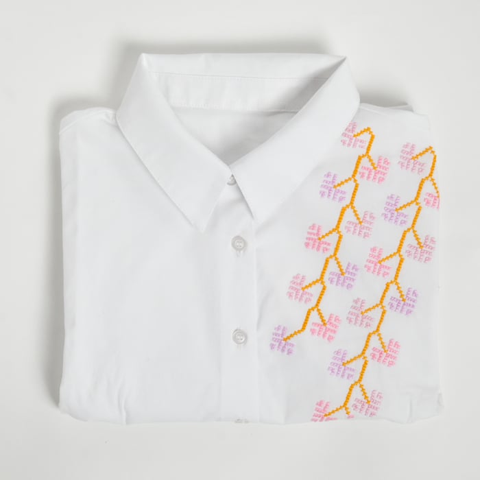 Camasa clasica brodata cu flori roz [4]