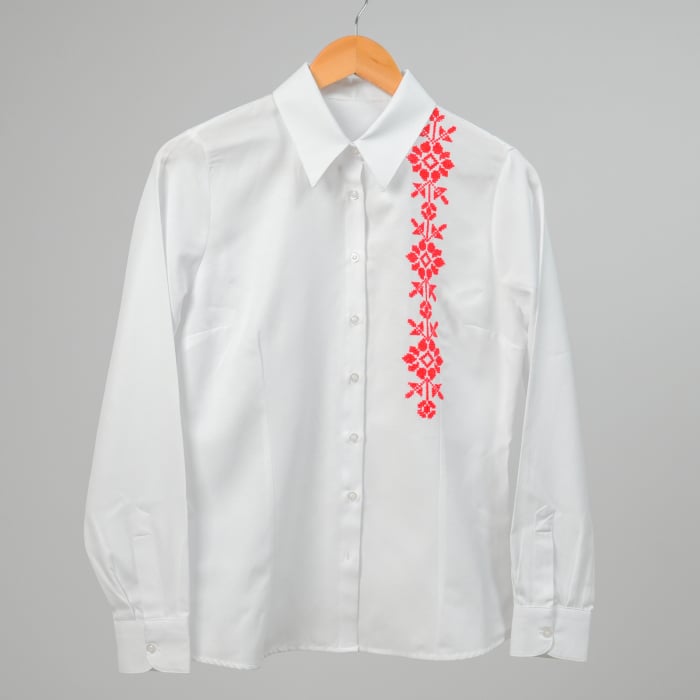 Camasa brodata cu flori rosii [7]