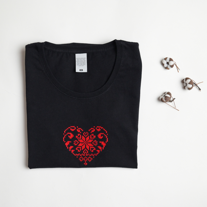 Tricou cu inimioara rosie [4]