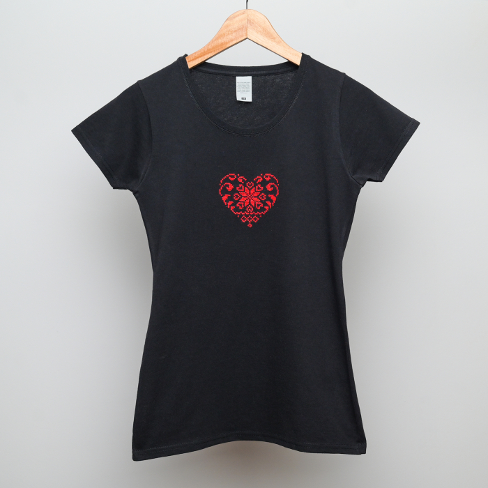 Tricou cu inimioara rosie [2]