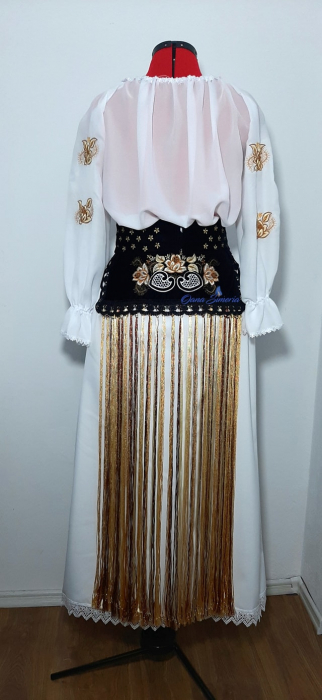 Costum traditional 3 [3]