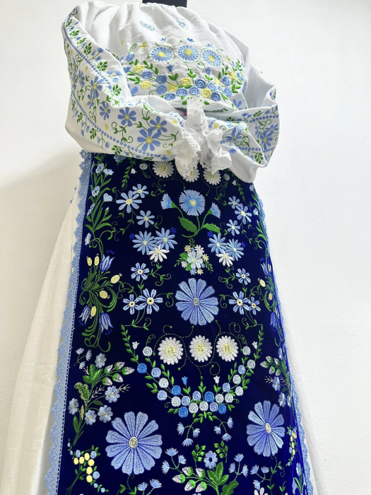 Costum traditional set [6]