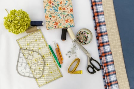 Ateliere pentru adulti - Atelier de reparatii haine pentru adulti