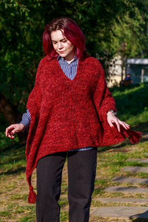 Articole Femei - Poncho Tricotat Manual pentru Femei, grena