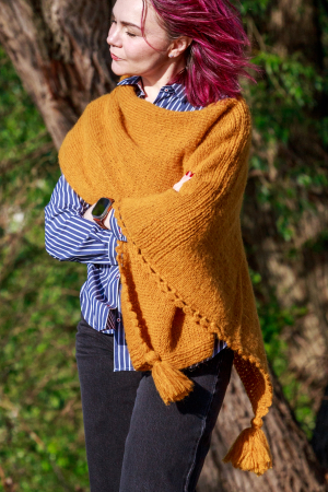 Poncho Tricotat Manual pentru Femei, mustar [1]