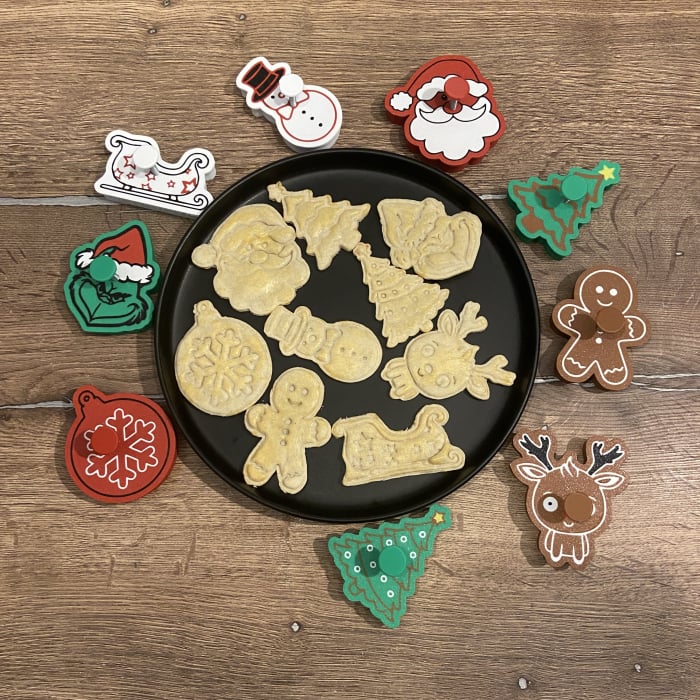 Set 9 Forme Prajituri - CookieStamps - Craciun Complet - Cookie Cutters Decorative pentru Aluat, Ștampile Biscuiți Artizanali - forme ideale pentru copii [2]