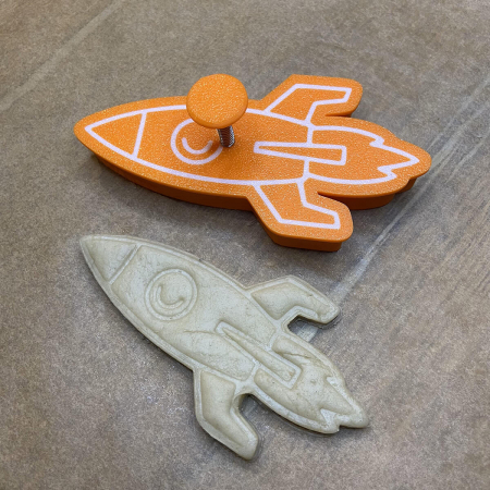 CookieStamp - Racheta, 61x120x16 mm - Cookie Cutter Decorativ pentru Aluat, Ștampilă pentru Biscuiți Unicat - Ideal pentru copii [5]
