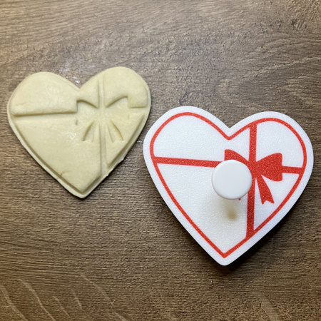 CookieStamp - Inima Cadou, 82x89x16 mm - Cookie Cutter Decorativ pentru Aluat, Ștampilă pentru Biscuiți Unicat - Ideal pentru copii [5]