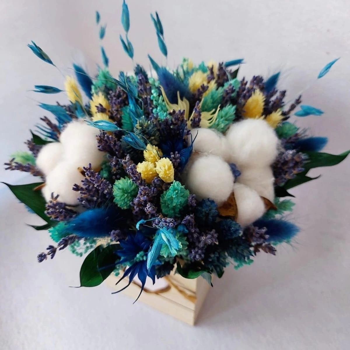 Aranjament cadou cu flori uscate, Buchet Albastru, tonuri albastru-turcoaz, 12×15 cm [2]