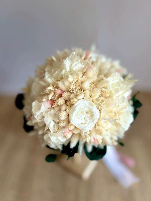 Buchet mireasa cu trei trandafiri criogenați [3]