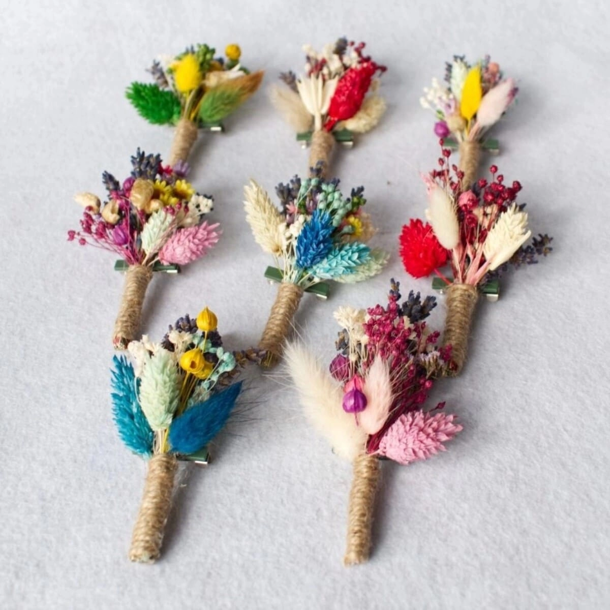 Cocarda din flori naturale uscate, colorate [2]