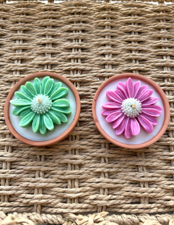 Botez - Margaretă în vas ceramic | Lumânări parfumate | Mărturii