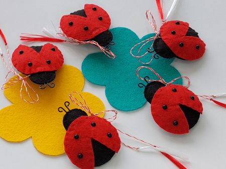 Mărțișor broșă – Buburuză cu lavandă [2]