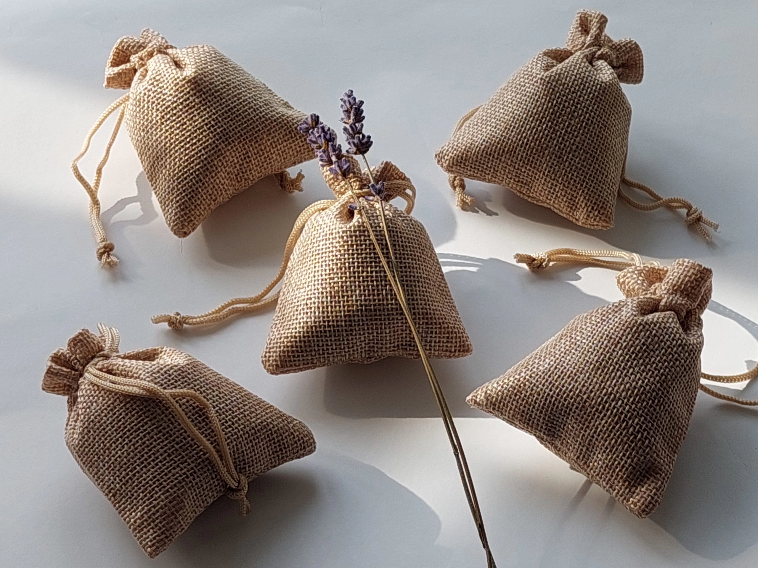 Marturie Saculet umplut cu lavanda, crem, material iuta [1]