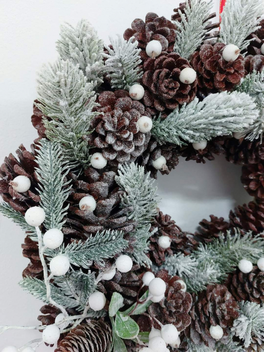 Coronita de Craciun, handmade, brad alb, conuri, 35 cm [2]