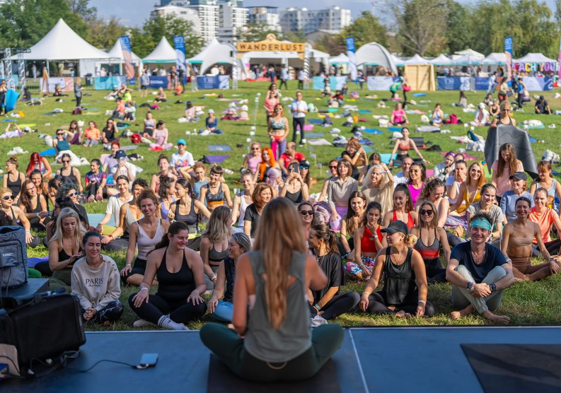 Wanderlust 108 București – Un weekend dedicat reconectării cu sinele la Verde Stop Arena
