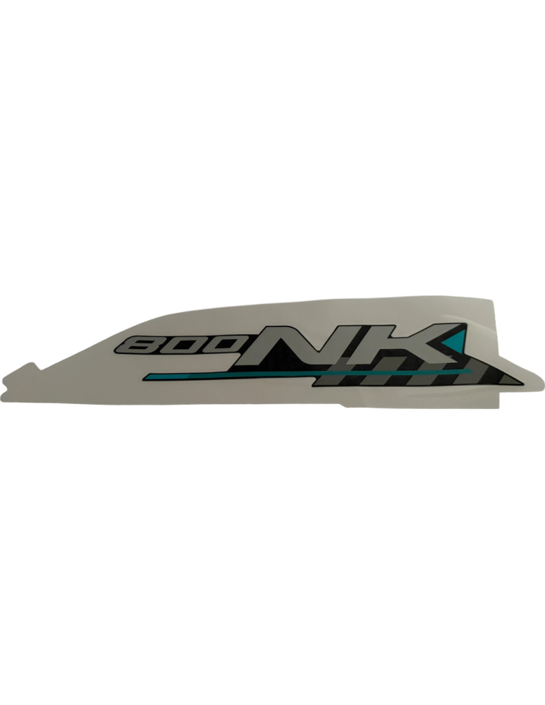 STICKER PLACA DECORATIVA REZERVOR COMBUSTIBIL STANGA CFMOTO 800NK ADVANCED [2]