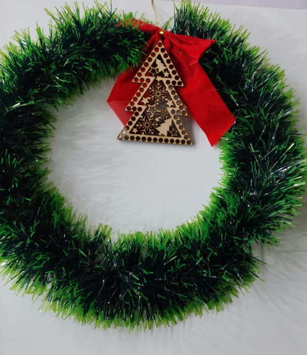 Brad cu decupaj pentru cusut [2]