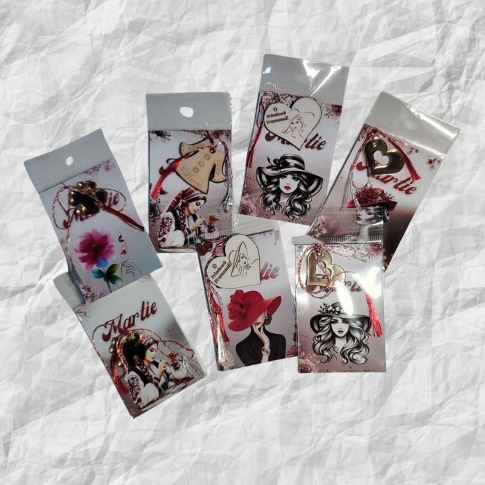 Martisor inima cu decupaj plexiglas oglinda -  carton cap doamna cu palarie rosie [2]