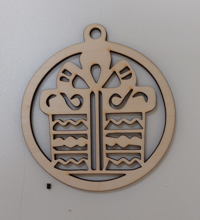 Sarbatori - Glob lemn - model Cadou