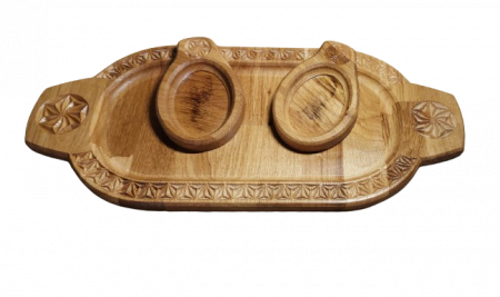 Platouri şi tocătoare - Platou din lemn cu 2 sosiere cu motive tradiționale