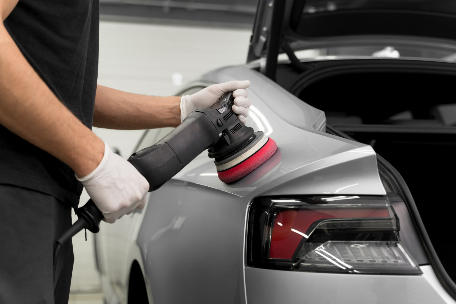 Polish și ceară auto: Cum să obții un finisaj perfect și protecție de durată