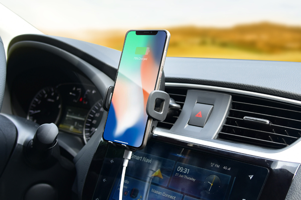 Suport Telefon Auto Smart Cu Incarcare Wireless Fast Charge Si Fixare In Grila De Ventilatie [6]