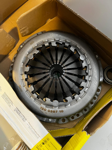 Kit ambreiaj - Kit ambreiaj LuK 620 3268 00 cu rulment – Citroën, Peugeot, Opel, DS