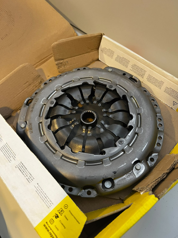 Kit ambreiaj - Kit ambreiaj LuK 623 3553 09 – Nissan Qashqai II, Renault Clio IV, Modus