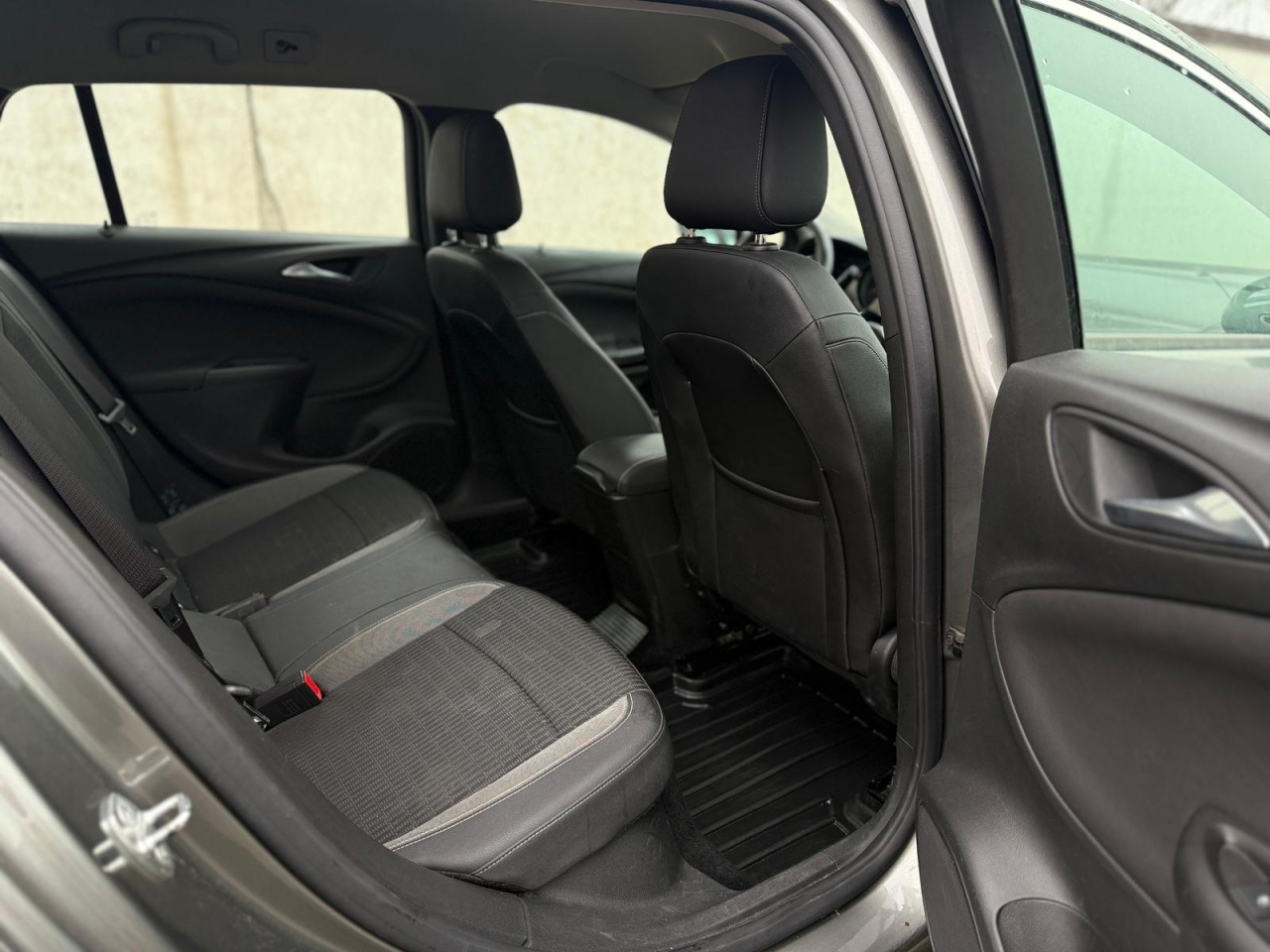 Opel Astra Sports Tourer 1.2 Business Executive - Benzina - Manual - 131 hp - 143.576 km [9]