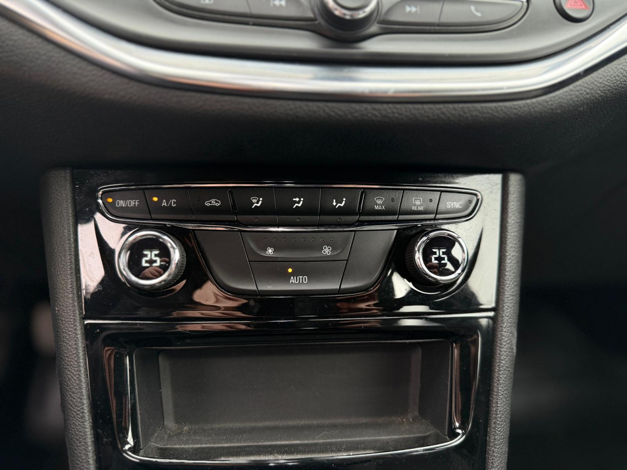 Opel Astra Sports Tourer 1.2 Business Executive - Benzina - Manual - 131 hp - 143.576 km [14]