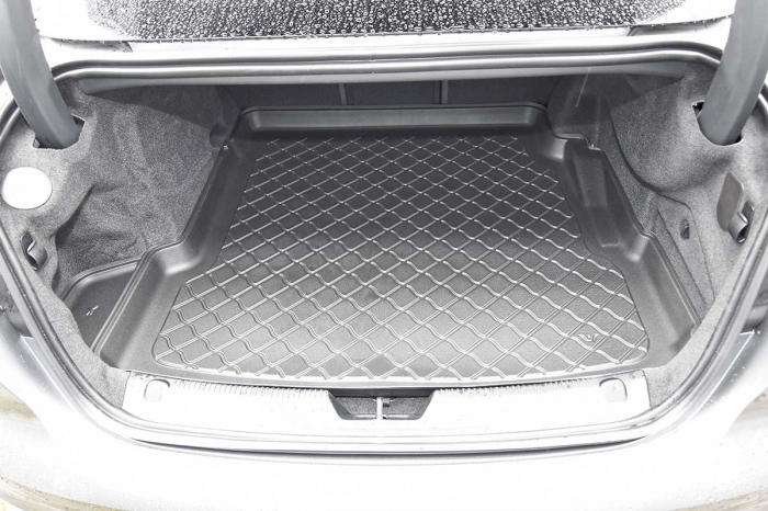 Tavita de portbagaj Jaguar XE,  Sedan, fabricatie 2019 - prezent, Facelift #1 [4]