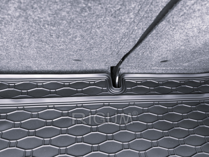 Tavita portbagaj Toyota Yaris III Active fabricatie 09.2011 - 08.2020,  hatchback, portbagaj inferior #3 [3]