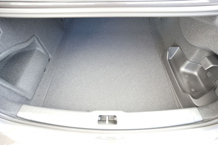 Tavita portbagaj Volvo S90 Recharge Plug-in Hybrid fabricatie 2019 - prezent,  sedan #1 [3]