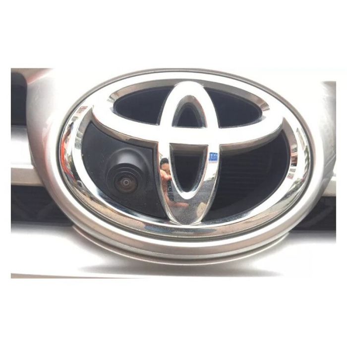 Camera frontala dedicata Toyota cu montaj in sigla F107 [5]