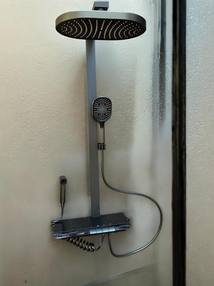 Coloana de dus completa, panou de comanda mare - 42cm, autonoma, joc de lumini, afisare temperatura apa, nu necesita conectarea la o sursa de energie, AVI-4833 [1]