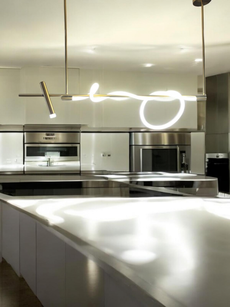 Lustra LED suspendata 120cm, cu proiector si furtun luminos LED, lumina rece, schelet auriu, AVI-4674 [4]