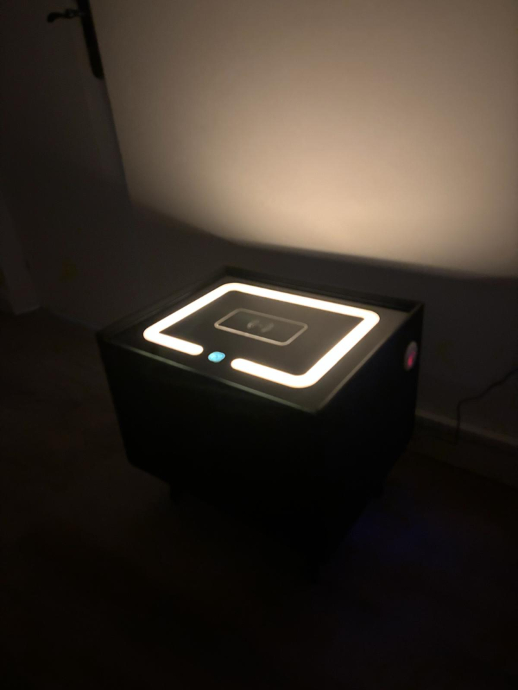 Noptieră smart cu încărcare wireless, porturi USB, blat din sticlă securizată și 2 sertare, tapițată cu piele ecologică, 50 x 40 x 40.5 cm, AVI-5217 [2]