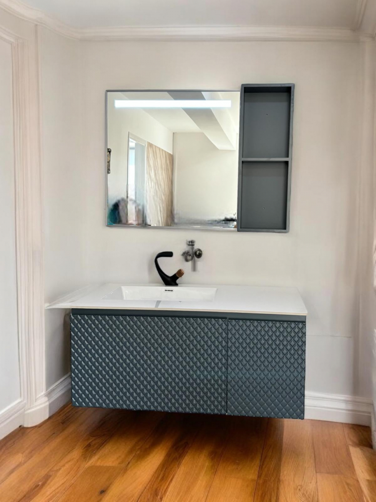 Set mobilier baie, corp suspendat din compozit mineral 100x55x44.5 cm cu blat și lavoar, oglindă LED 70x70 cm și corp lateral 70x25 cm, AVI-4103 [5]