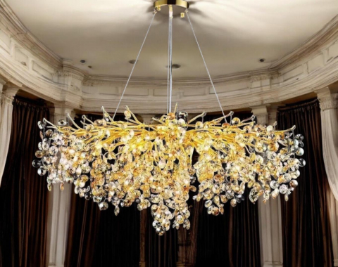 Lustre si pendule - Candelabru suspendat, lungime 65cm, latime 35cm, inaltime ajustabila, 9 x E14, cu 700 piese cristal transparente si aurii, schelet auriu, ramificatii usor flexibile, AVI-4381