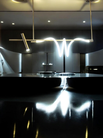 Lustre si pendule - Lustra LED suspendata 120cm, cu proiector si furtun luminos LED, lumina rece, schelet auriu, AVI-4674