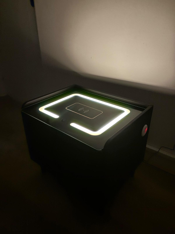 Noptieră smart cu încărcare wireless, porturi USB, blat din sticlă securizată și 2 sertare, tapițată cu piele ecologică, 50 x 40 x 40.5 cm, negru, AVI-5220 [2]